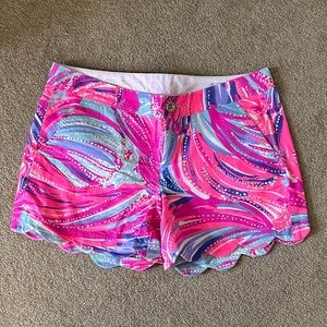 Lilly Pulitzer Vibrant Pink Patterned Scallop Hem Women’s Shorts